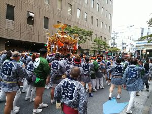 芝大神宮例大祭　御神輿の巡幸に間に合いました