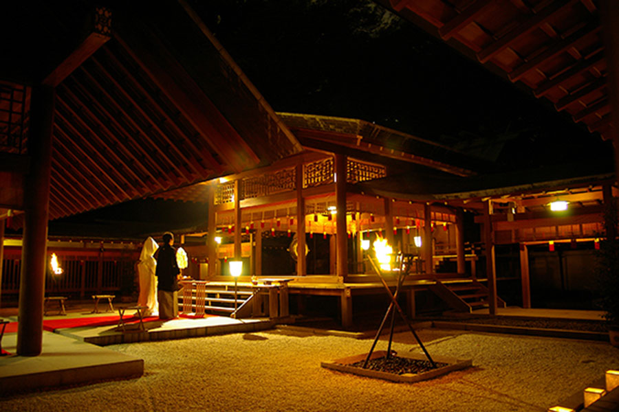 乃木神社 夜の神殿
