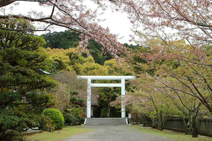 安房神社